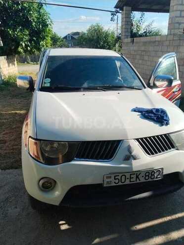 Mitsubishi L200-12