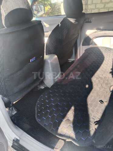 Mitsubishi L200-13