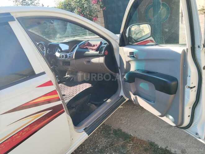 Mitsubishi L200-5