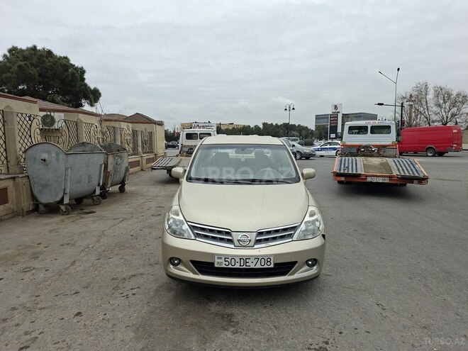 Nissan Tiida-2