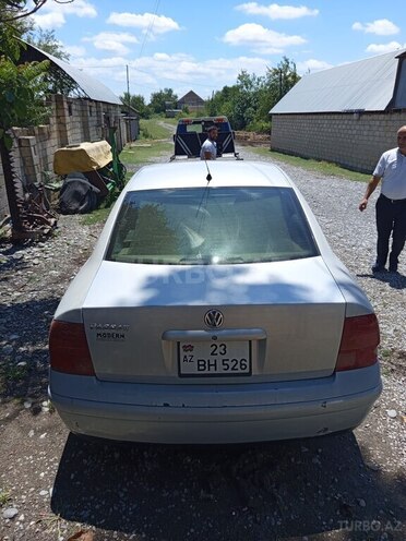 Volkswagen Passat-3