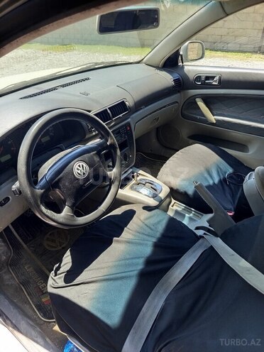 Volkswagen Passat-10