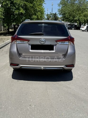 Toyota Auris-3