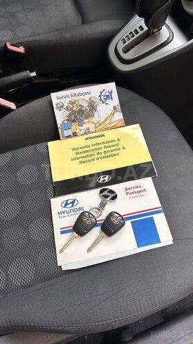Hyundai i10-17