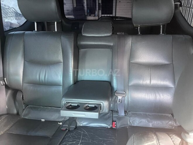 Toyota Land Cruiser-3