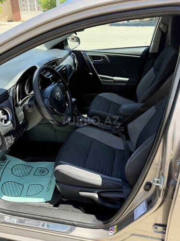 Toyota Auris-8