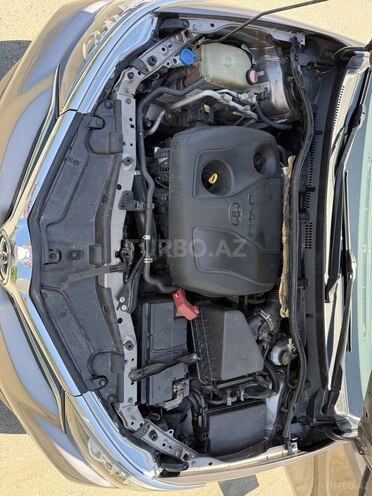 Toyota Auris-12