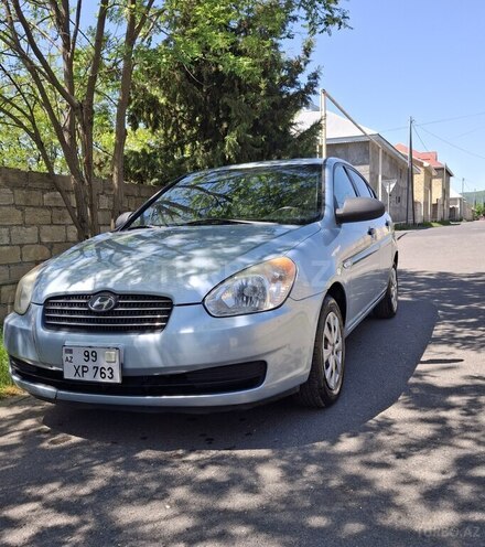 Hyundai Accent-2