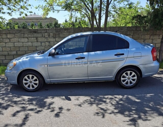 Hyundai Accent-3