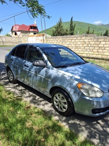 Hyundai Accent-4