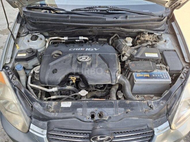 Hyundai Accent-5