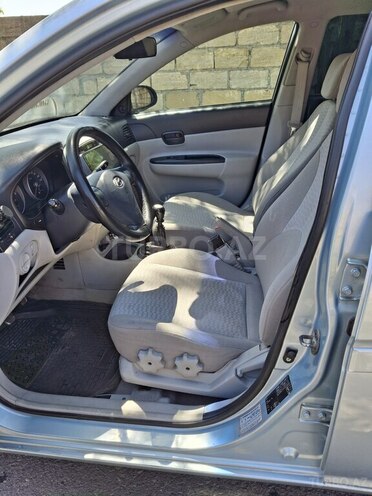 Hyundai Accent-9
