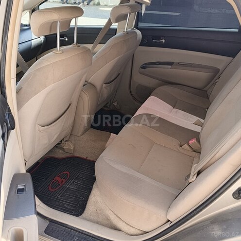 Toyota Prius-8