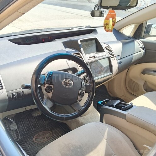 Toyota Prius-7