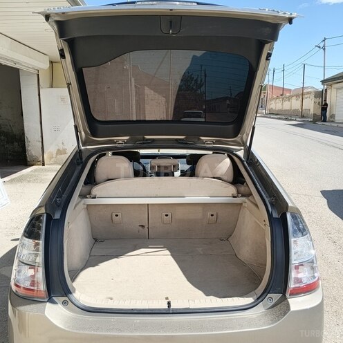 Toyota Prius-9