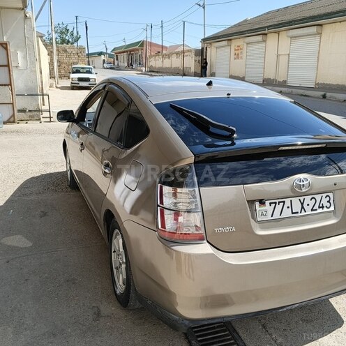Toyota Prius-3