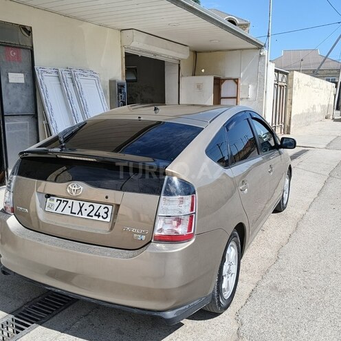 Toyota Prius-5