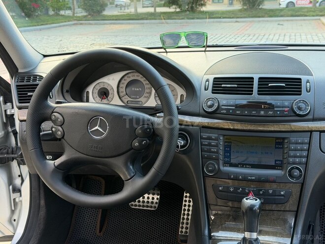 Mercedes E 350-13