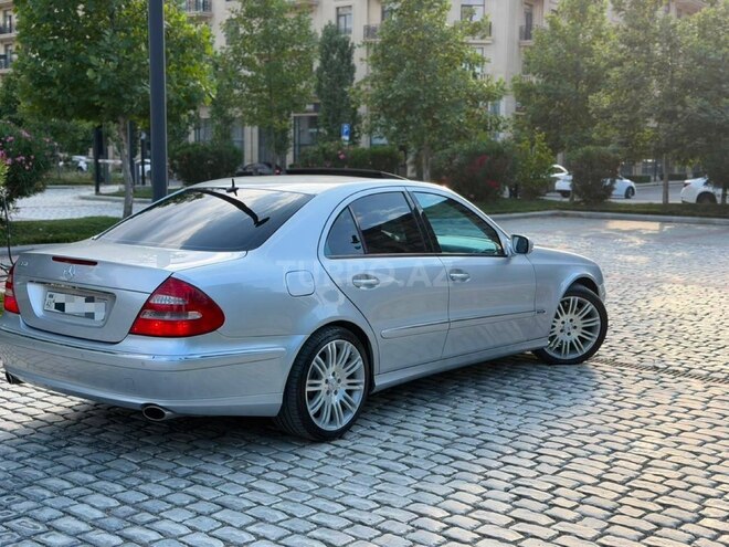 Mercedes E 350-11