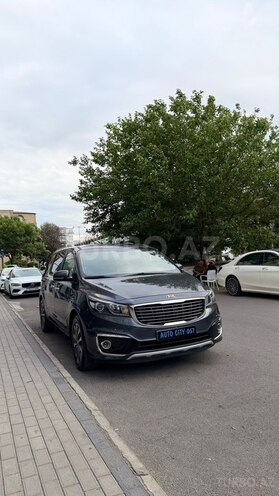 Kia Carnival-2