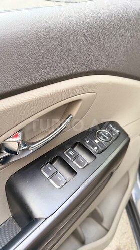 Kia Carnival-8