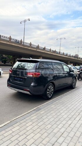 Kia Carnival-7