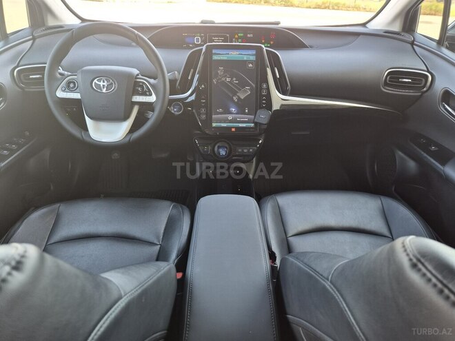 Toyota Prius Prime-12