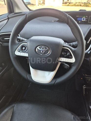 Toyota Prius Prime-16