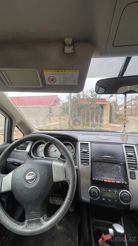 Nissan Tiida-6