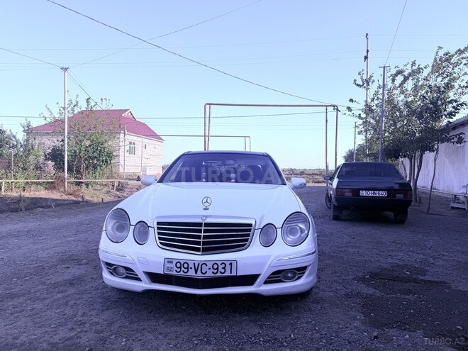 Mercedes E 220-1