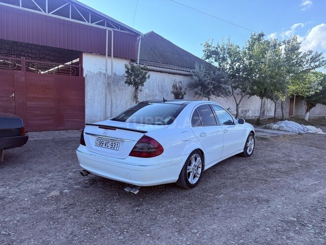 Mercedes E 220-2