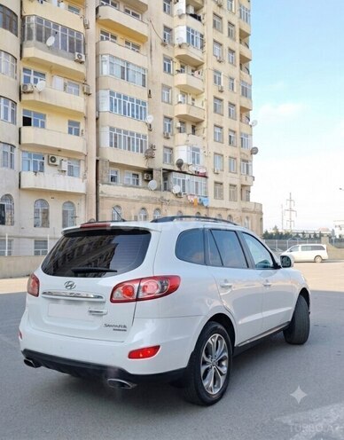 Hyundai Santa Fe-12