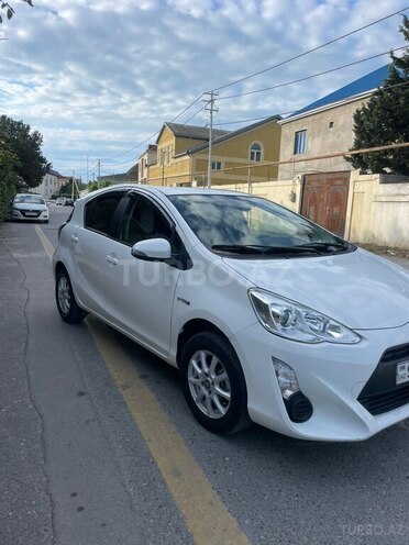 Toyota Aqua-2