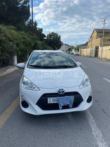 Toyota Aqua-1