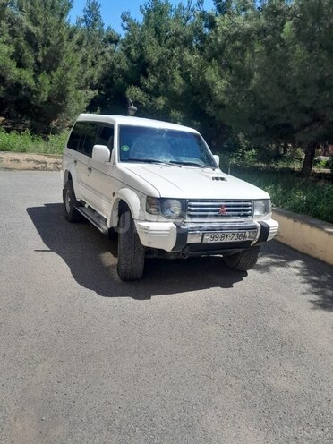 Mitsubishi Pajero-5