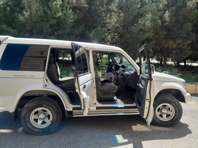 Mitsubishi Pajero-13