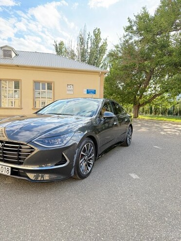 Hyundai Sonata-2