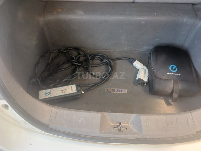 Nissan Leaf-11