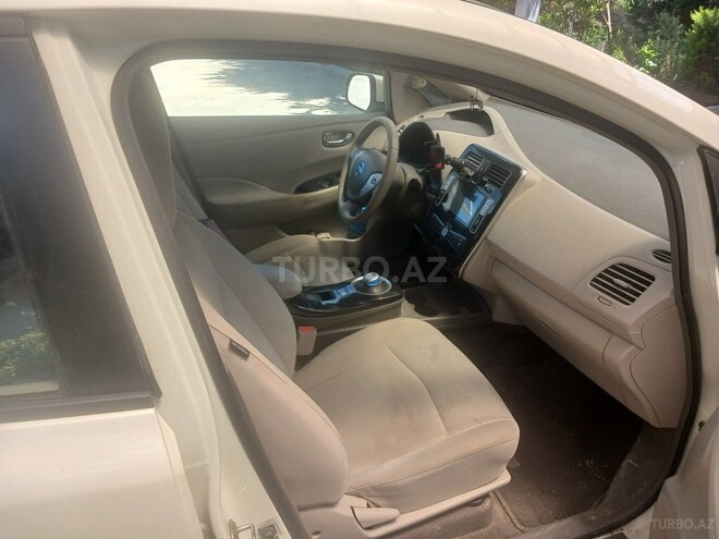 Nissan Leaf-6