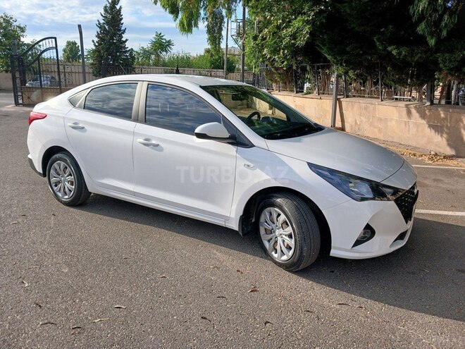 Hyundai Accent-8