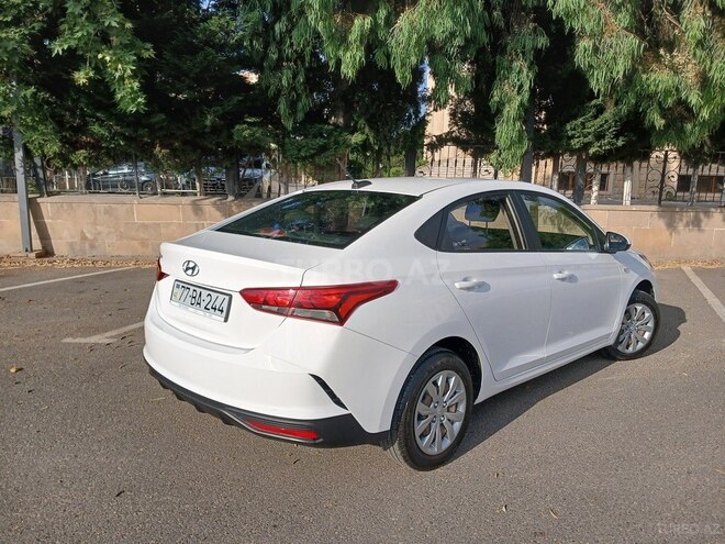 Hyundai Accent-3