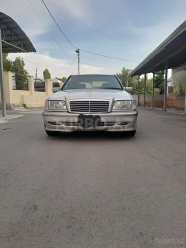 Mercedes C 200-1