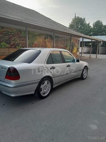 Mercedes C 200-3