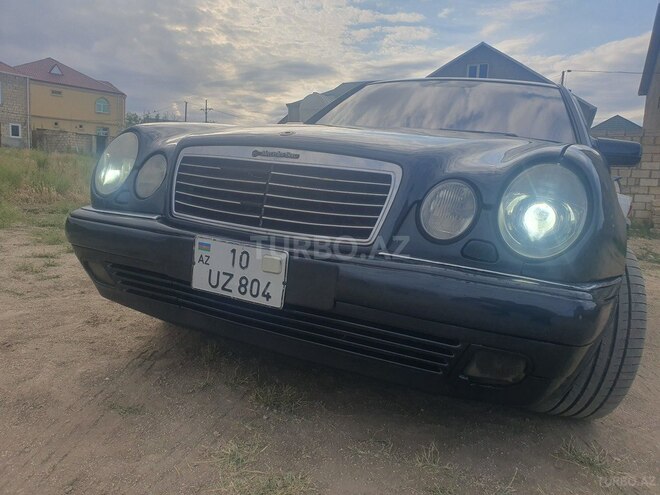 Mercedes E 240-2