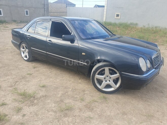 Mercedes E 240-5