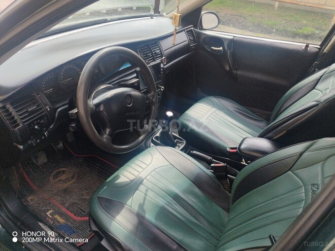 Opel Vectra-9