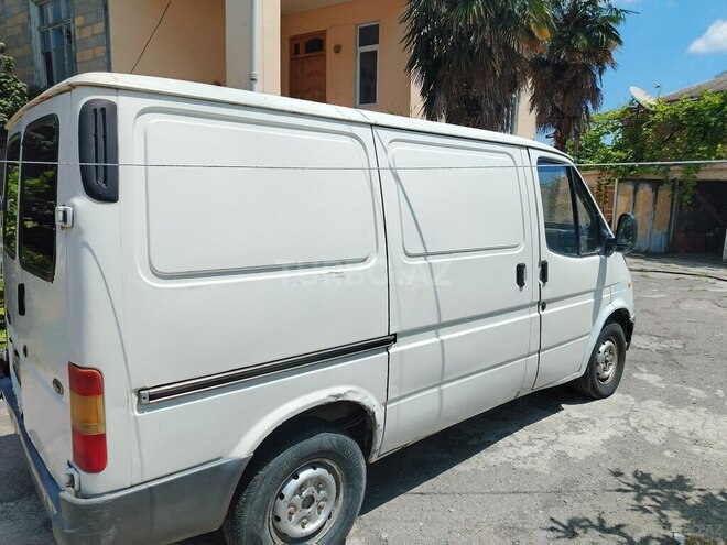 Ford Transit-2