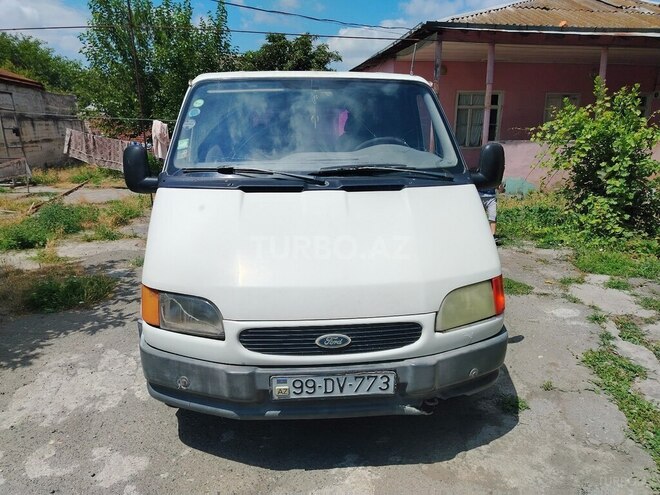 Ford Transit-7