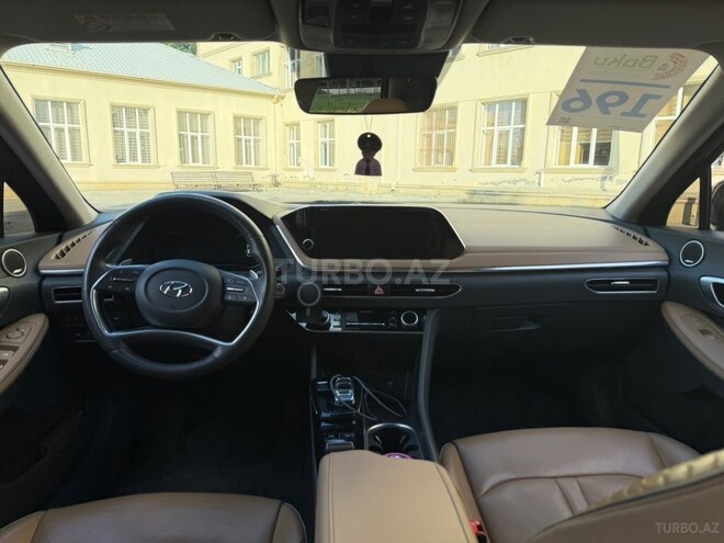 Hyundai Sonata-16
