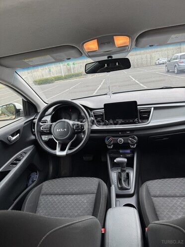 Kia Rio-10